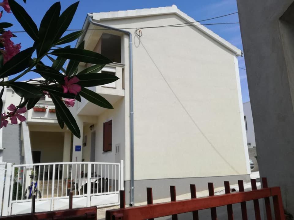 Apartment Dukic Sveti Filip i Jakov Exterior photo